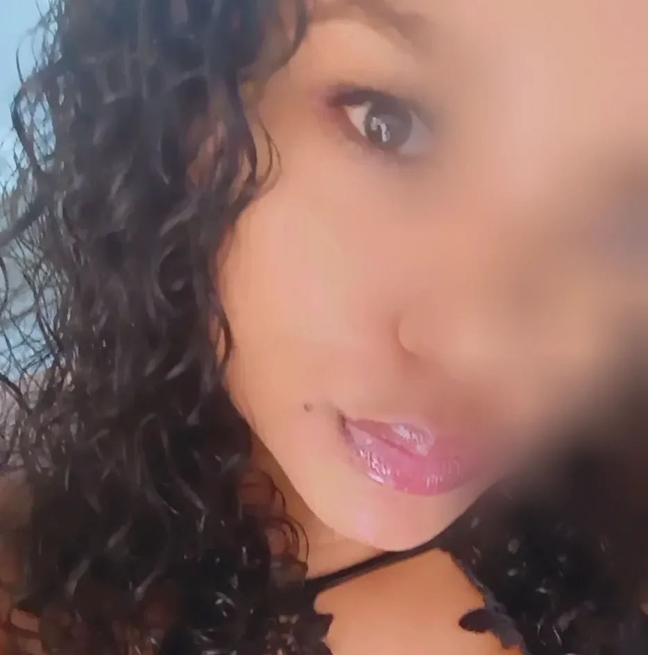 Emma, 33