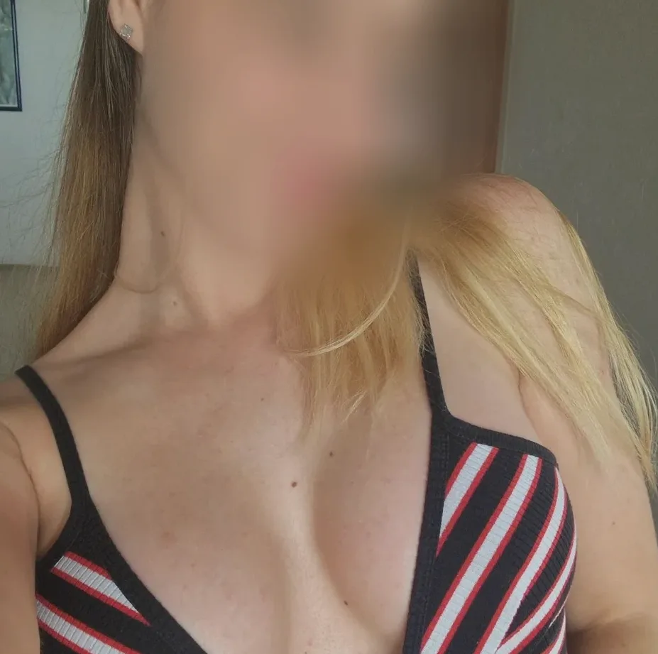 Malou, 24