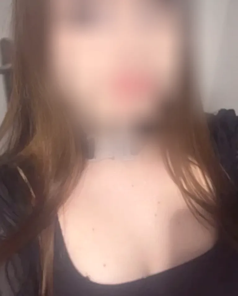 Olivia, 18