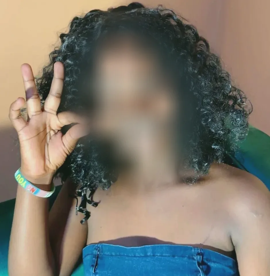 Signe, 23